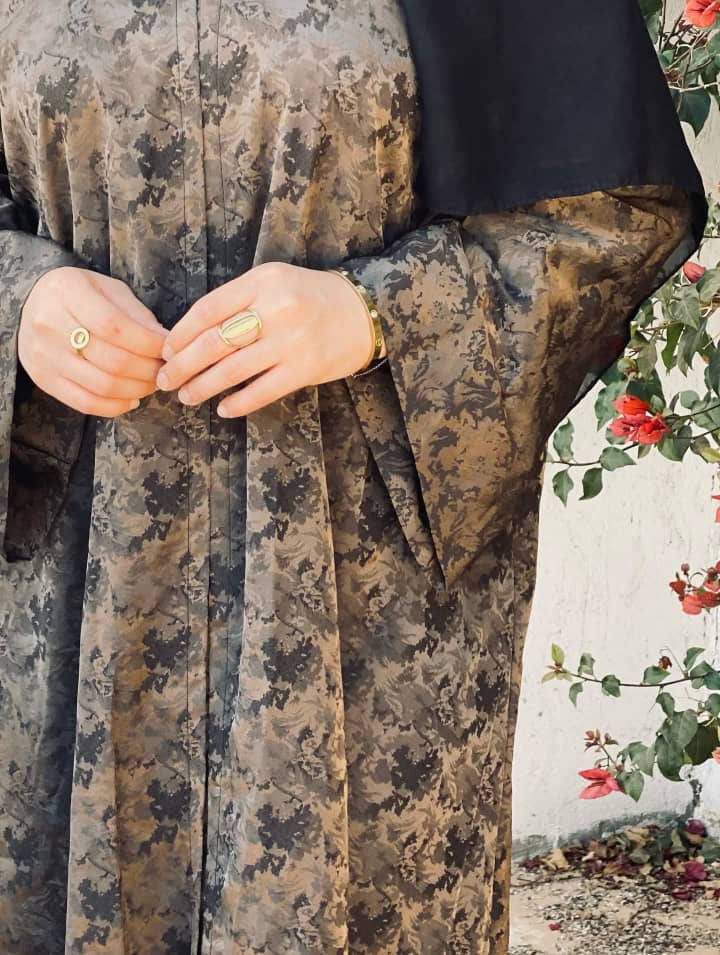 🖤 عباية"ليان" بنقشة فاخرة – أناقة هادئة لكل إطلالة