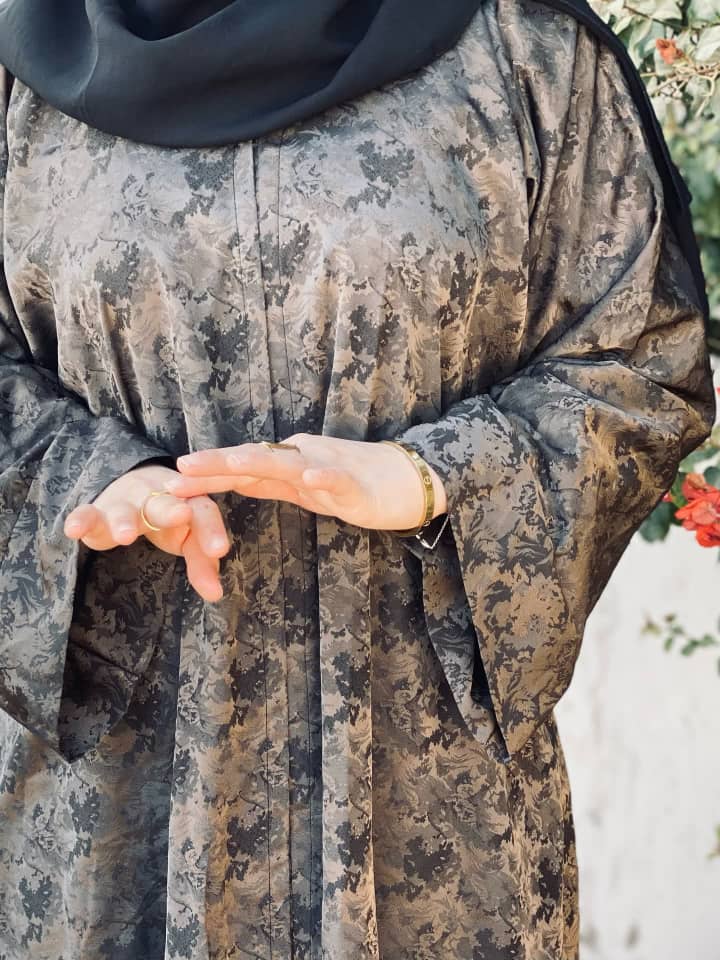 🖤 عباية"ليان" بنقشة فاخرة – أناقة هادئة لكل إطلالة